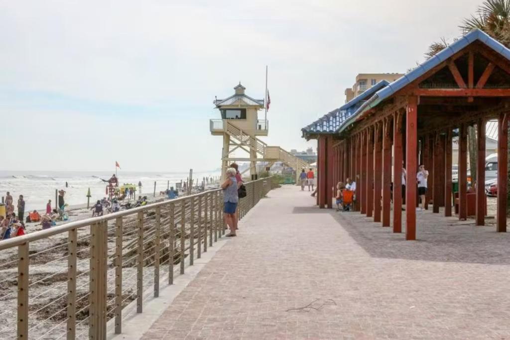 Вилла Oceanfront Balcony, Pool, Bbq, Steps To Flagler Ave Нью-Смирна-Бич Экстерьер фото